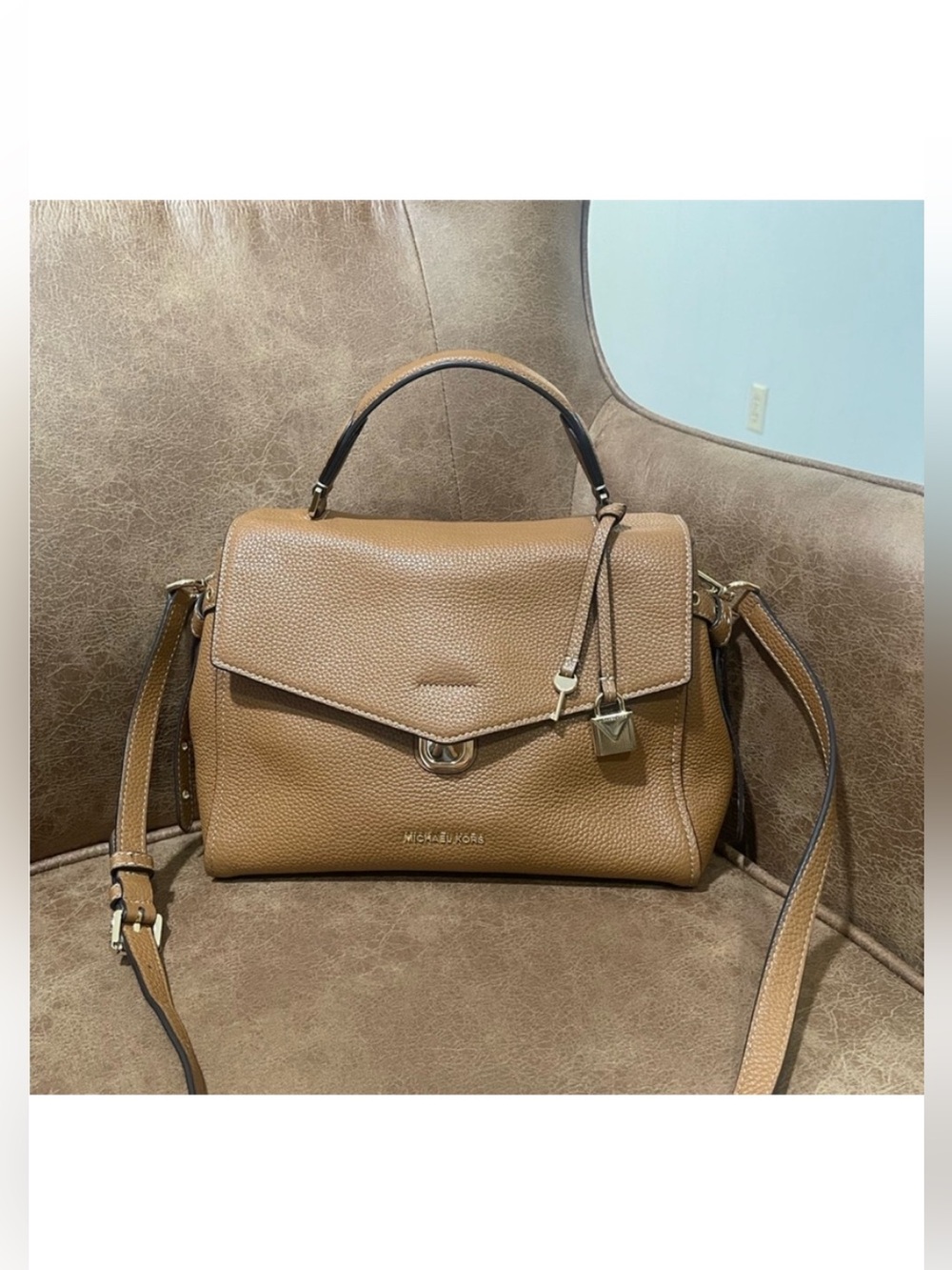🧸Michael Kors Pebbled Leather Satchel